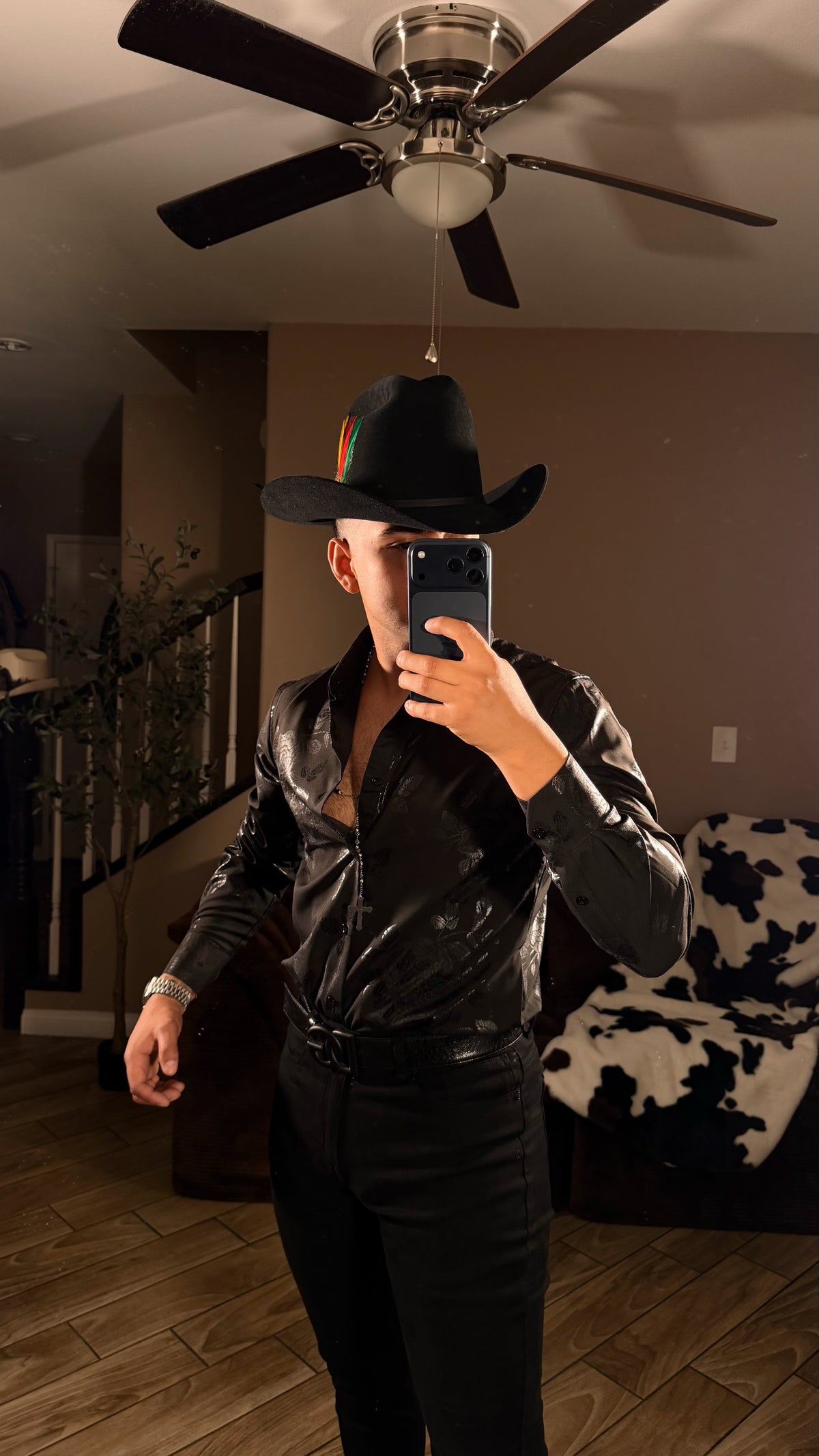 Rosas Negras Shirt