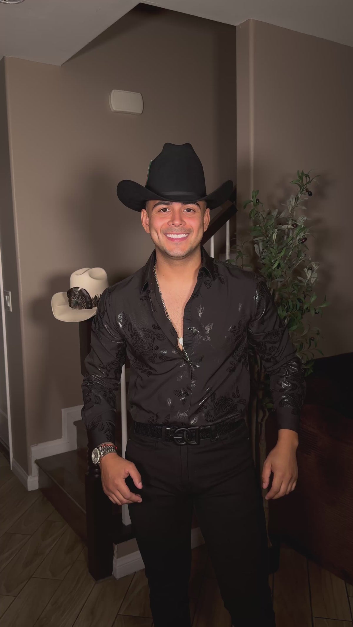 Rosas Negras Shirt